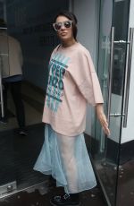CHARLI XCX Arrives at Global Radio in London 09/04/2017