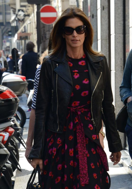 CINDY CRAWFORD Out and About in Milan 09/21/2017