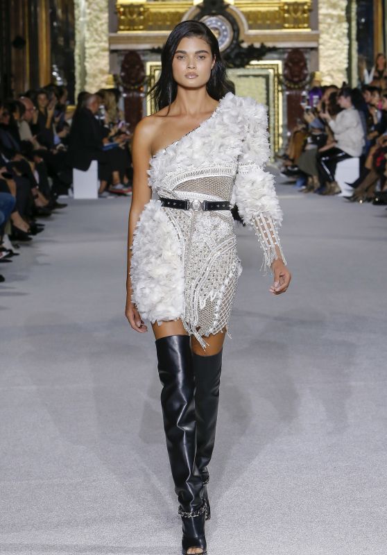 DANIELA BRAGA at Balmain Spring/Summer 2018 Fashion Show