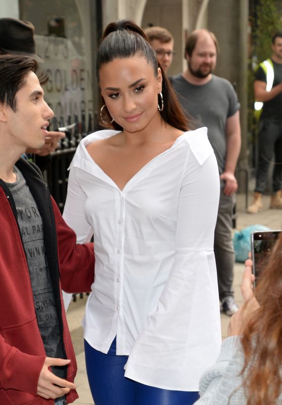 DEMI LOVATO Arrives at Kiss FM Studios in London 09/27/2017