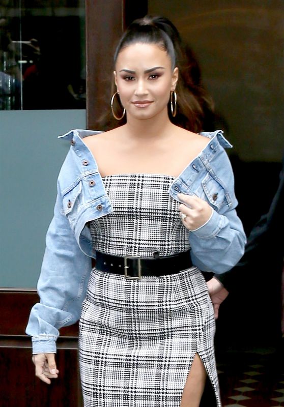 DEMI LOVATO Leaves Her Hotel in New York 09/29/2017