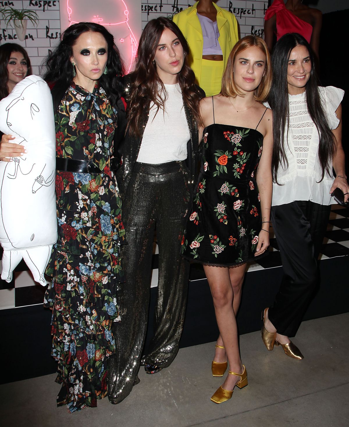 DEMI MOORE, SCOUT and TALLULAH WILLIS at Alice & Olivia Fashion Show at ...