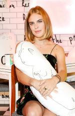 DEMI MOORE, SCOUT and TALLULAH WILLIS at Alice & Olivia Fashion Show at NYFW 09/12/2017