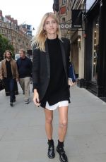 DEVON WINDSOR Out and About in London 09/18/2017