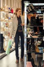 DONNA AIR with Her Daughter FREYA AIR Shopping on Kings Road in London 09/04/2017