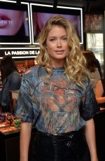 DOUTZEN KROES at Color Riche L