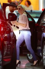 ELIZBAETH BANKS Out and About in Beverly Hills 09/13/2017