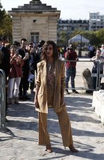 EMILY RATAJKOWSKI Arrivaes at Nina Ricci Fashion Show in Paris 09/29/2017