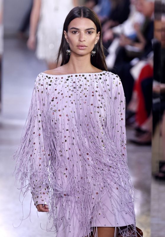EMILY RATAJKOWSKI at Bottega Veneta Fashion Show in Milan 09/23/2017