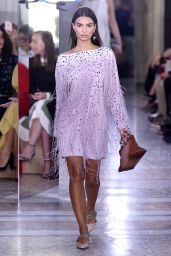 EMILY RATAJKOWSKI at Bottega Veneta Fashion Show in Milan 09/23/2017