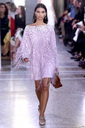 EMILY RATAJKOWSKI at Bottega Veneta Fashion Show in Milan 09/23/2017
