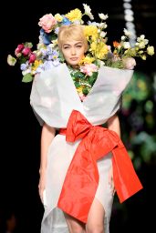 GIGI HADID at Moschino Fashion Show at Milan Fashion Week 09/21/2017