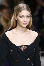 GIGI HADID at Versace Fashion Show at Milan Fashion Week