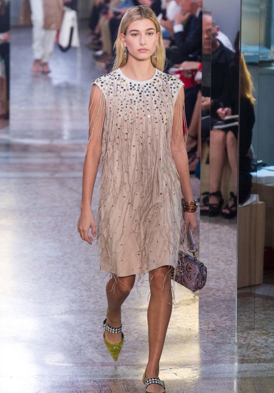 HAILEY BALDWIN at Bottega Veneta Fashion Show at Milan Fashion Week
