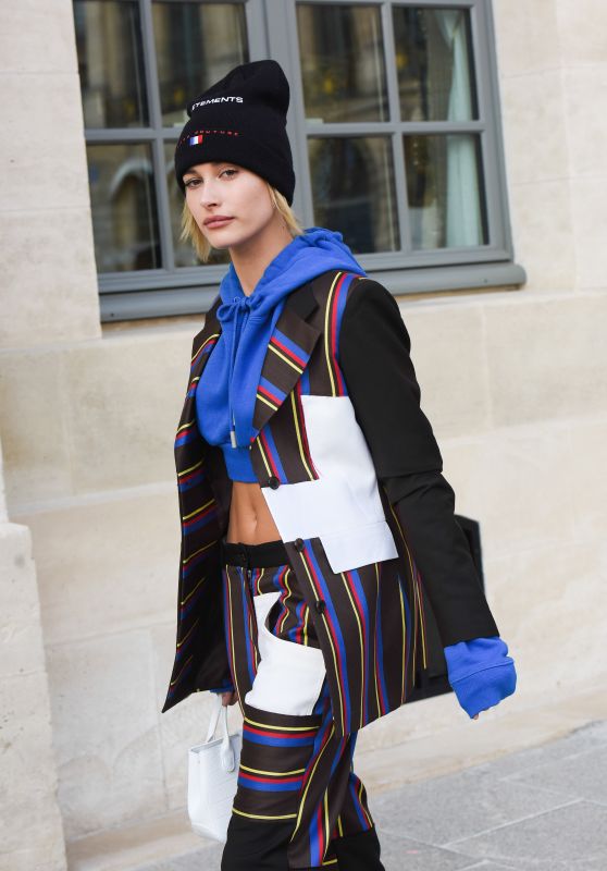 HAILEY BALDWIN Leaves Her Hotel in Paris 09/27/2017