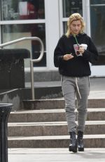 HAILEY BALDWIN Leaves Starbucks in New York 09/03/2017