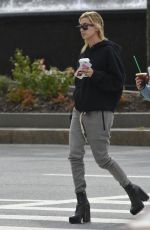 HAILEY BALDWIN Leaves Starbucks in New York 09/03/2017