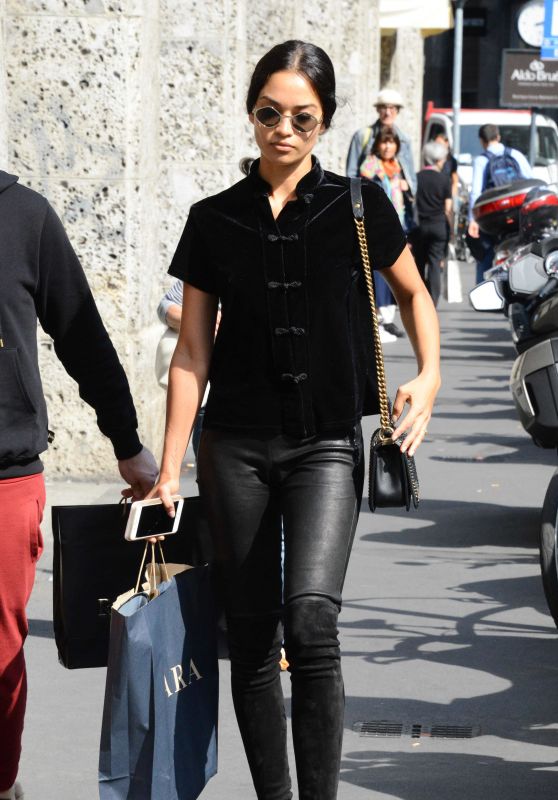 IRINA SHAYK Out Shopping in Milan 09/22/2017