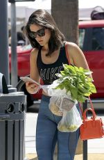 ISABELLE FUHRMAN Shoping at Farmers Market in Los Angeles 09/06/2017