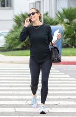 JENNIFER GARNER Out and About in Los Angeles 09/12/2017