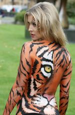 JOANNA KRUPA Wearing Bodypaint Protesting Outside Westminster in London 09/11/2017