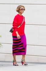 KAT GRAHAM Out and About in Milan 09/20/2017