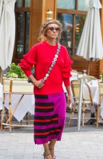 KAT GRAHAM Out and About in Milan 09/20/2017