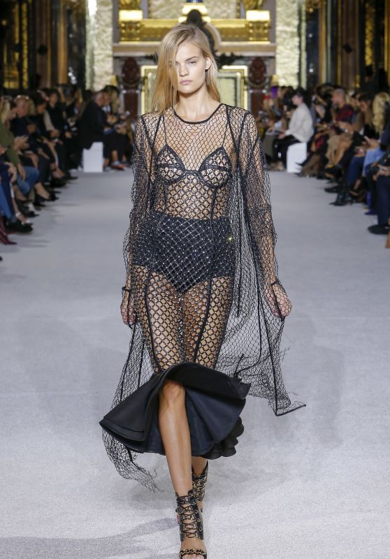 KATE GRIGORIEVA at Balmain Spring/Summer 2018 Fashion Show