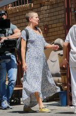 KATE HUDSON and Maddie Ziegler on the Set of Sister in West Hollywood 08/31/2017