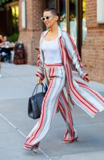 KATE HUDSON Out and About in New York 09/23/2017