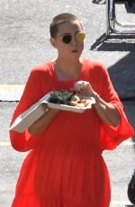 KATE HUDSON Out for Lunch on the Set of Sister in Los Angeles 09/06/2017