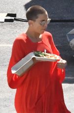 KATE HUDSON Out for Lunch on the Set of Sister in Los Angeles 09/06/2017