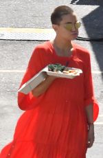 KATE HUDSON Out for Lunch on the Set of Sister in Los Angeles 09/06/2017