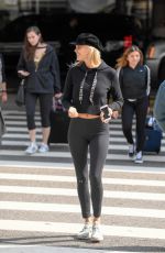 KELLY ROHRBACH at Los Angeles International Airpiort 09/17/2017