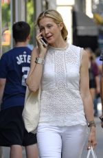 KELLY RUTHERFORD Out Shopping in New York 09/04/2017