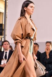 KENDALL JENNER at Bottega Veneta Fashion Show in Milan 09/23/2017