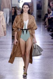 KENDALL JENNER at Bottega Veneta Fashion Show in Milan 09/23/2017