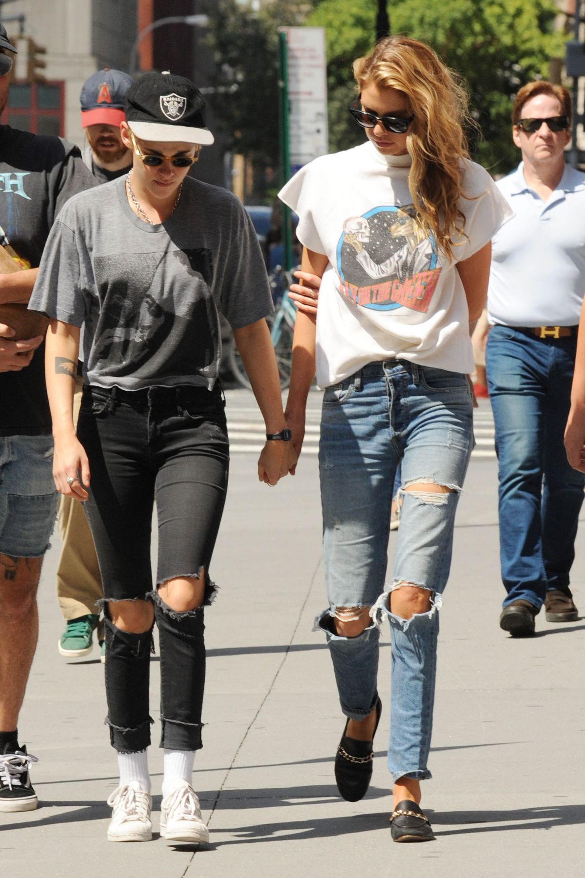 KRISTEN STEWART and STELLA MAXWELL Hold Hands Out in New York 08/31 ...