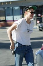 KRISTEN STEWART and STELLA MAXWELL Out Shopping in Los Angeles 09/25/2017