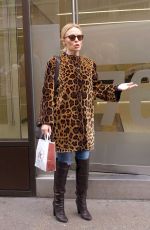 KYLIE MINOGUE Out and About in London, 09//21/2017