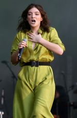 LORDE Performs at Iheartradio Beach Ball Summer Concert in Vancouver 09/03/2017