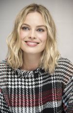 MARGOT ROBBIE at Goodbye Christopher Robin Press Conference in London 09/19/2017