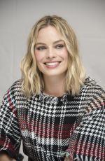 MARGOT ROBBIE at Goodbye Christopher Robin Press Conference in London 09/19/2017