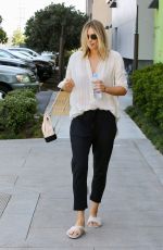 MARIA SHARAPOVA Leaves a Nail Aalon in Manhattan Beach 09/16/2017