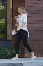 MARIA SHARAPOVA Leaves a Nail Aalon in Manhattan Beach 09/16/2017