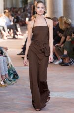MARTHA HUNT at Alberta Ferretti Spring/Summer 2018 Fashion Show