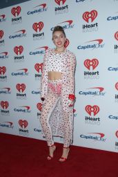 MILEY CYRUS at Iheartradio Music Festival in Las Vegas 09/23/2017