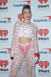 MILEY CYRUS at Iheartradio Music Festival in Las Vegas 09/23/2017