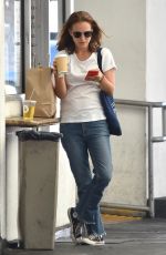 NATALIE PORTMAN at M Cafe in Beverly Hills 09/25/2017