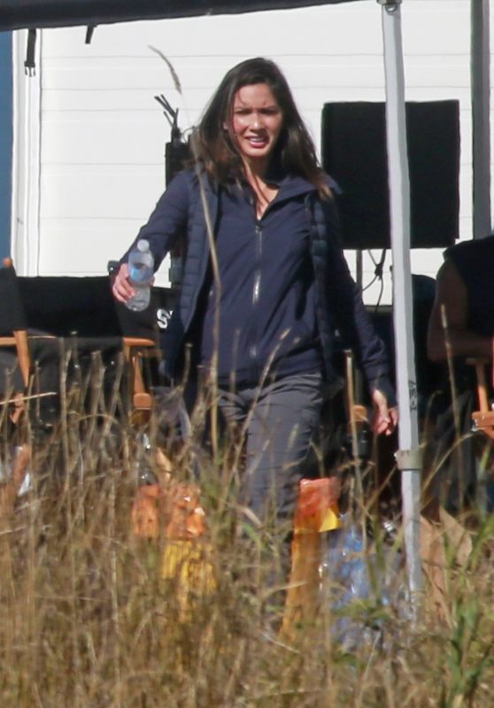 OLIVIA MUNN Breaks for Lunch on the Set in Pitt Meadows 09/28/2017